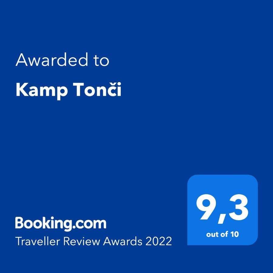 Kamp Tonci Hotell Biograd Na Moru Exteriör bild