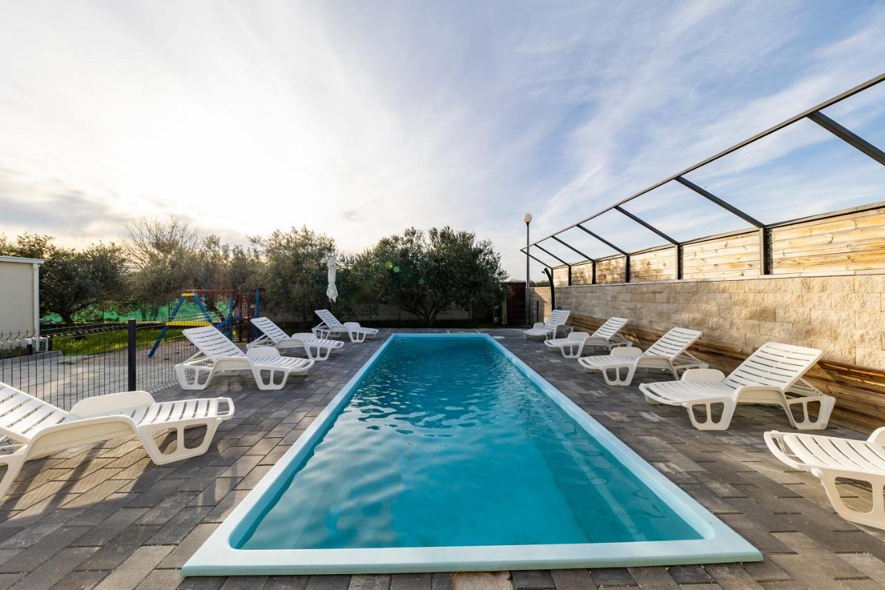 Kamp Tonci Hotell Biograd Na Moru Exteriör bild