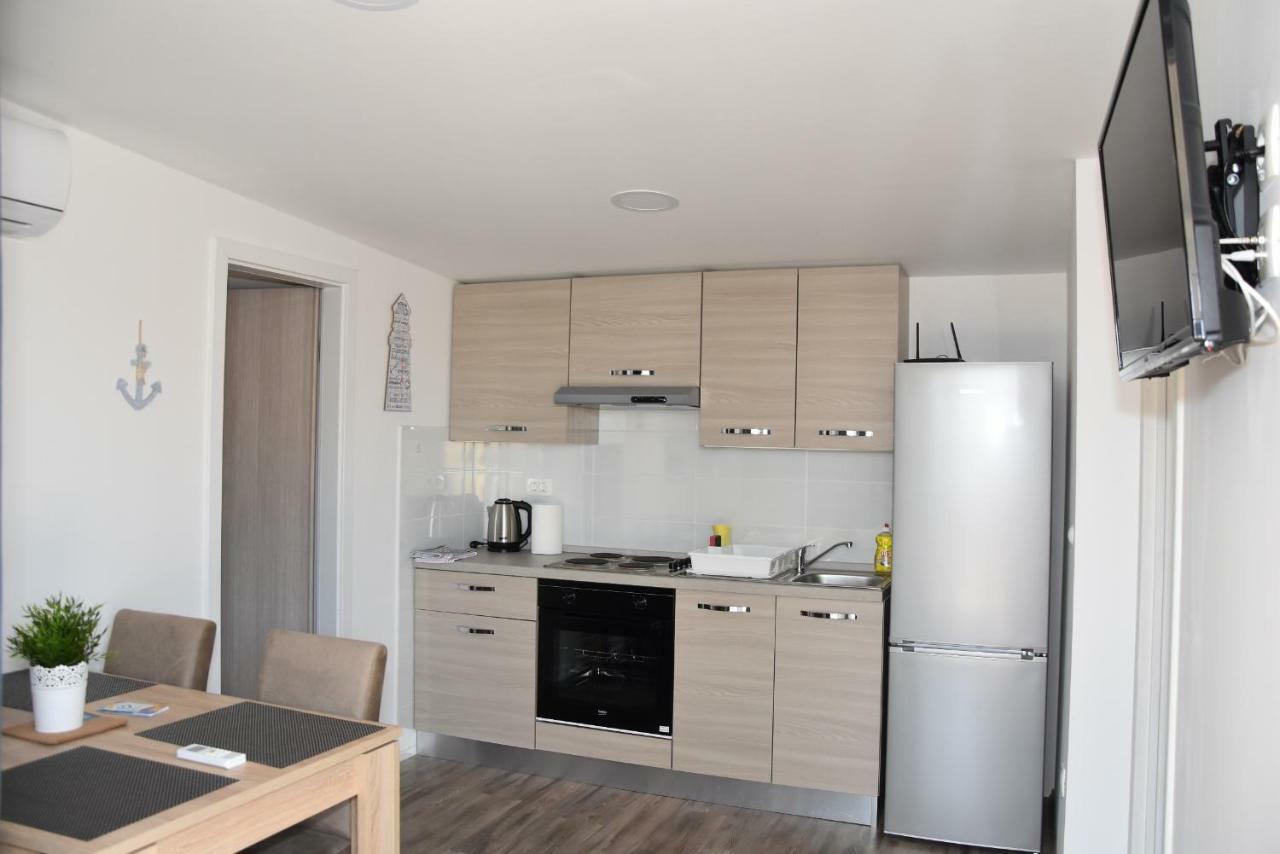 Kamp Tonci Hotell Biograd Na Moru Exteriör bild
